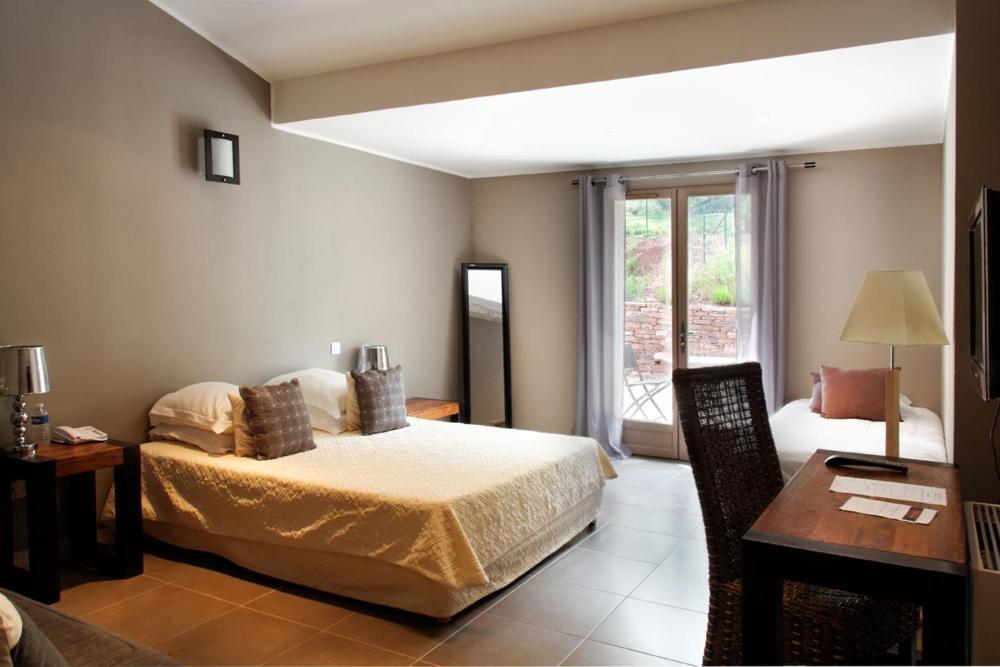 L'Hotellerie Kouros Cuers Oda fotoğraf